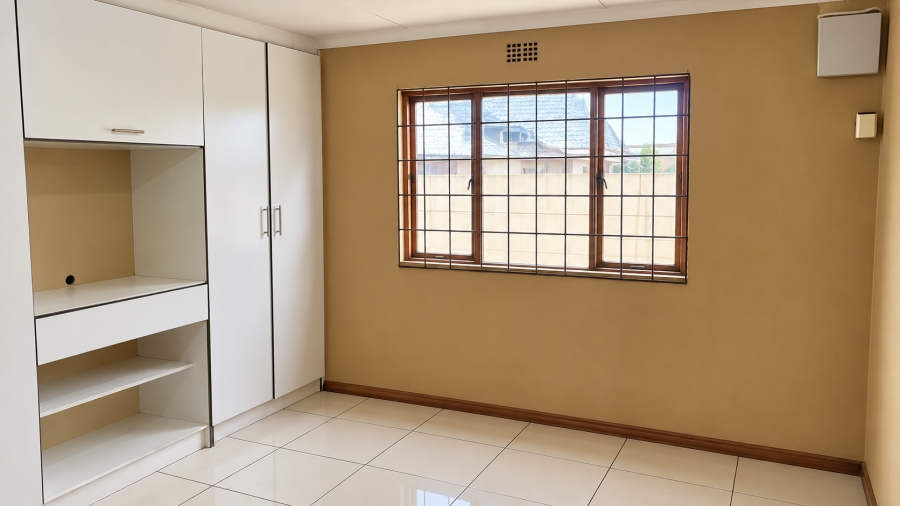 To Let 3 Bedroom Property for Rent in Buffalo Flats Eastern Cape